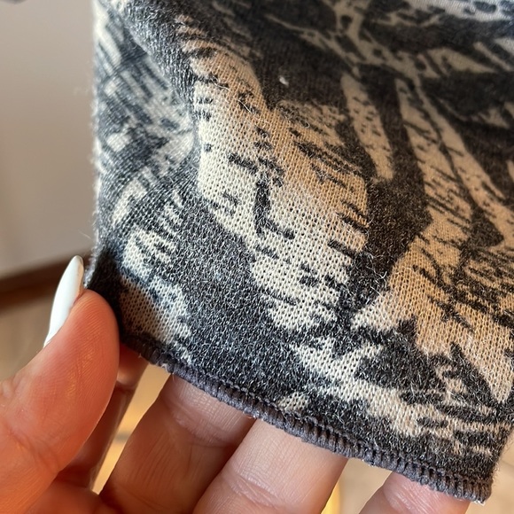 Trisha Tyler women’s mock neck gray print knit top long sleeve inside out stitch - Picture 7 of 14